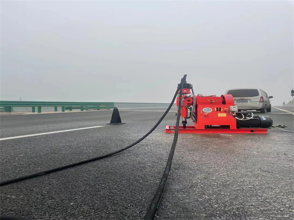 龙泉马路路基路面开裂下沉注浆加固灌浆